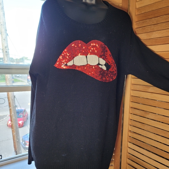 Lip ๐ sequence knit Sweater - Picture 6 of 10